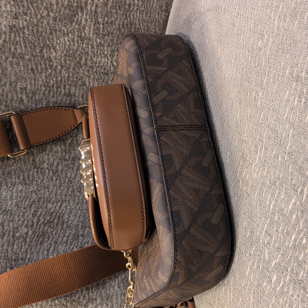 Michael Kors Empire Logo Parker Large Multi-Function Crossbody - Picture 6 of 17